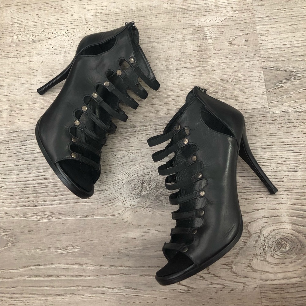 Stuart Weitzman Open Toe Pumps Size 7 - image 2